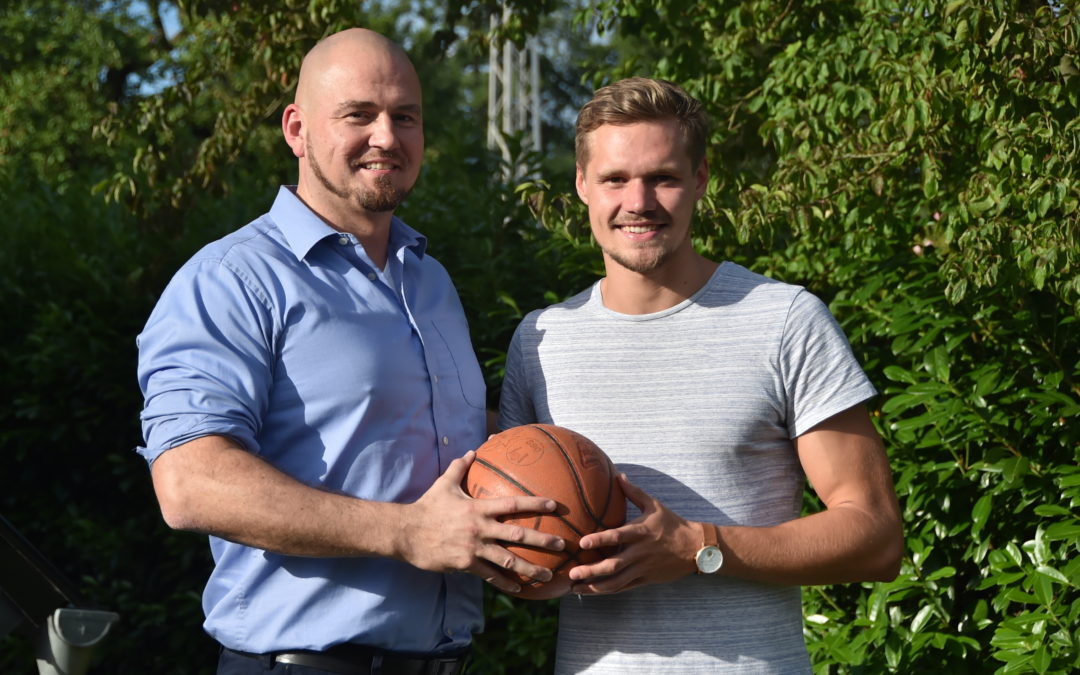 Die AOK Ballers verpflichten Phil Lennartz