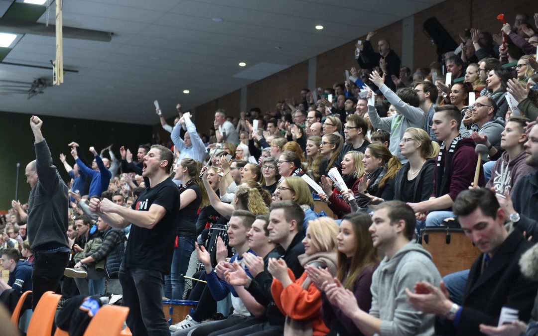 1.100 frenetische Fans erleben denkwürdigen Basketball-Abend