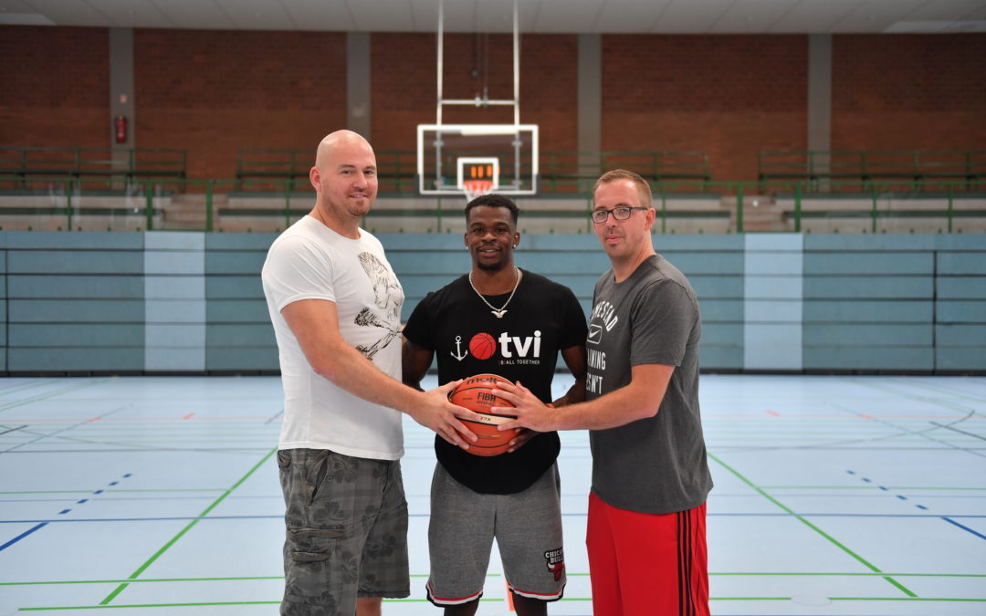 GeLawn Guyn “wanna rock the hell east”