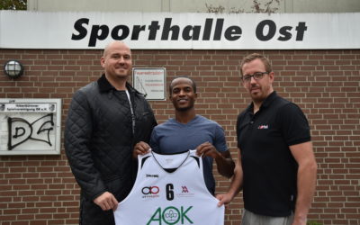 Wunschspieler Jeremy Lewis kommt verspätet